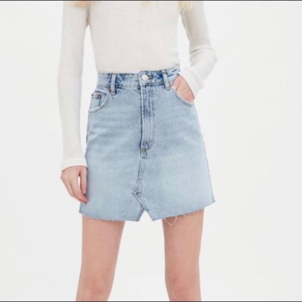 Zara Distressed Mini Denim Skirt Light Wash XS